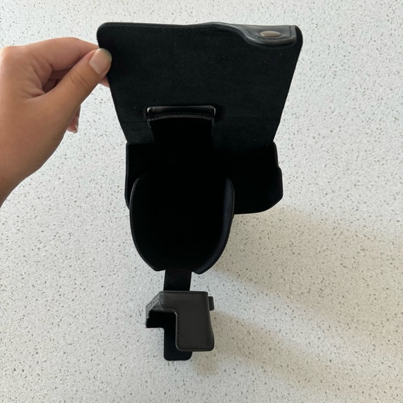 megagear leather camera case - Picture 6 of 10